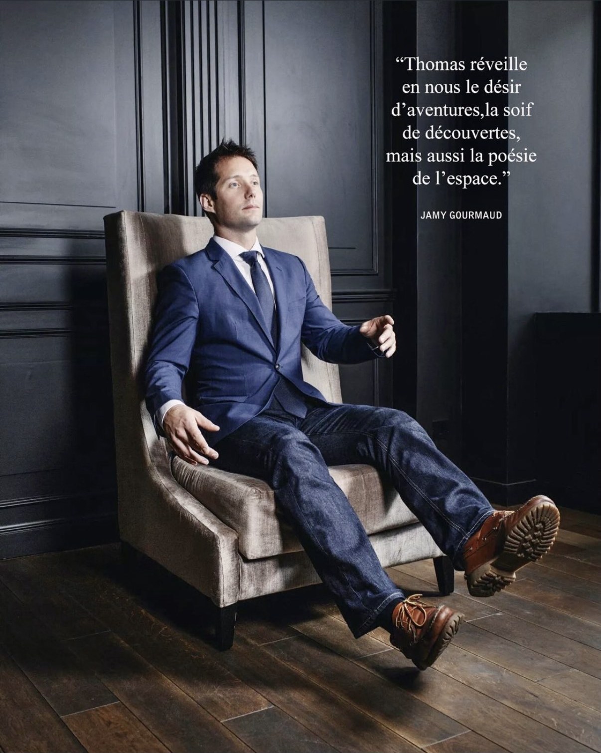 Thomas Pesquet dans le fauteuil dessiné par l'agence, Hôtel La Comtesse Paris Tour Eiffel