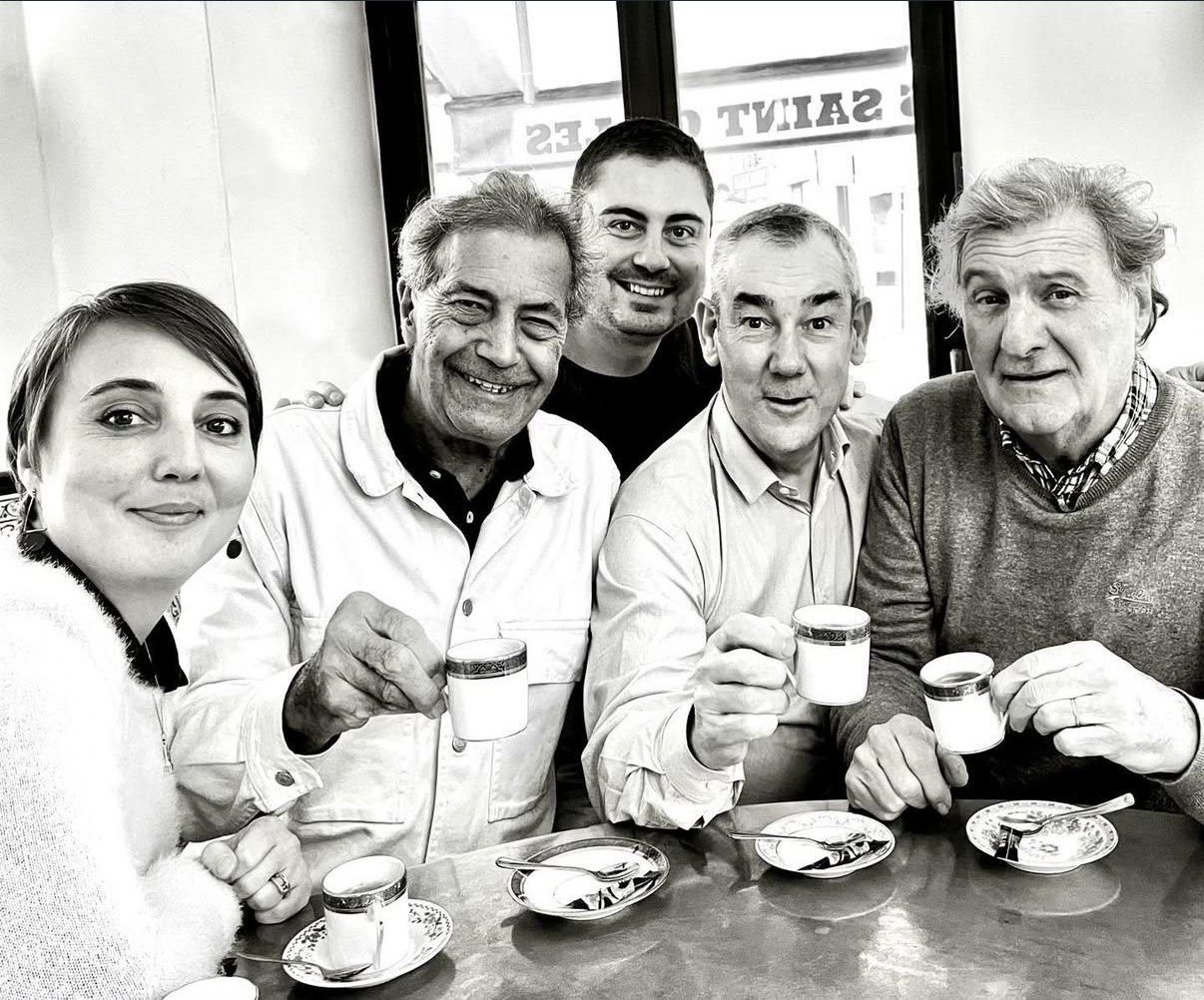 L'équipe de l'agence A3+ autour d'un café, Paris 3e