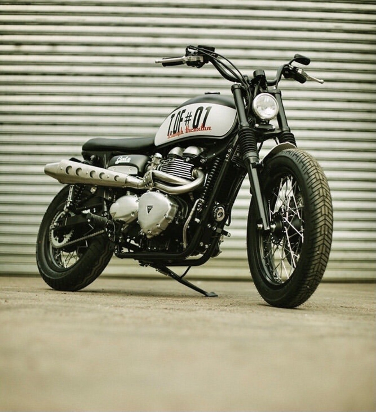 Triumph Thruxton redessinée par l'agence